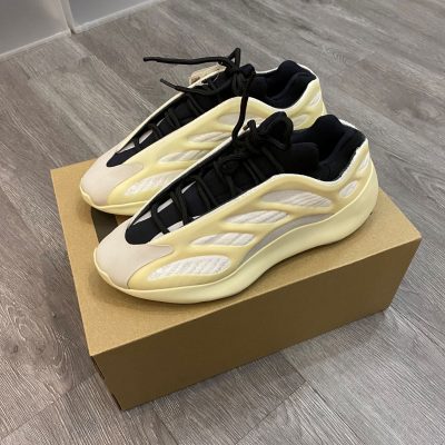 Yeezy 700 v3 azael