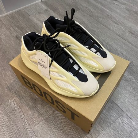 700 v3 retail