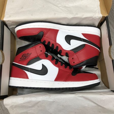 jordan 1 mid chicago toe retail