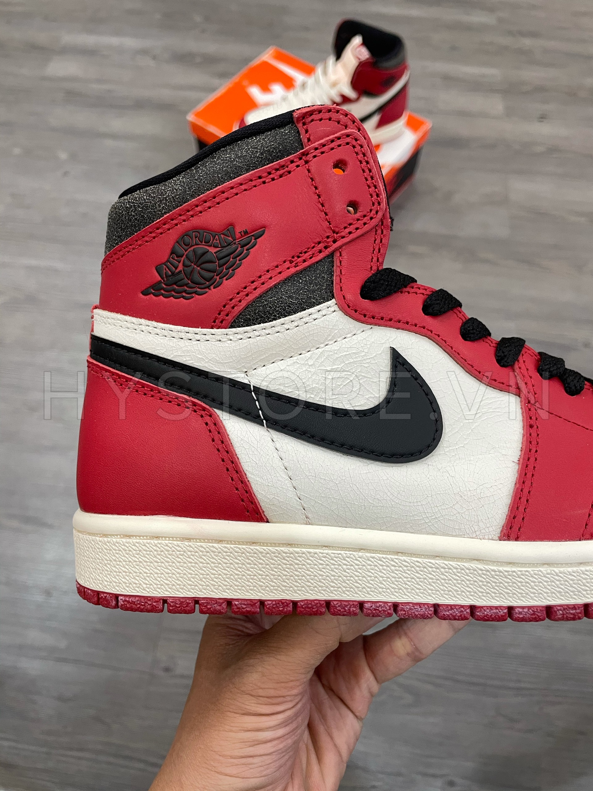 Giày jordan1 high chicago Lost and Found